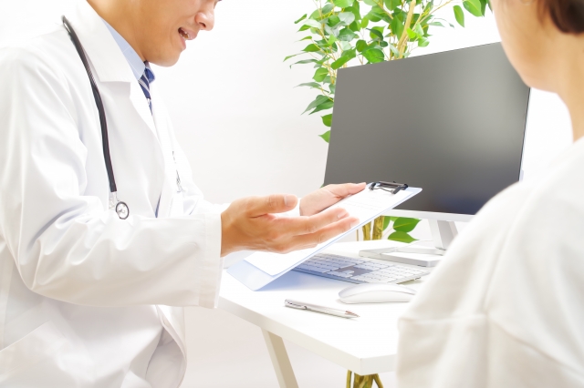 医者の診療風景